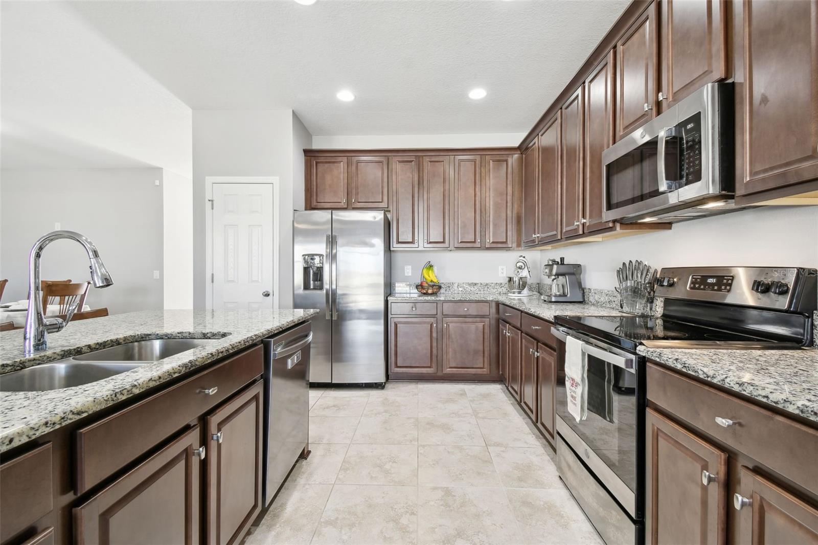 18241 ROMANESQUE CT