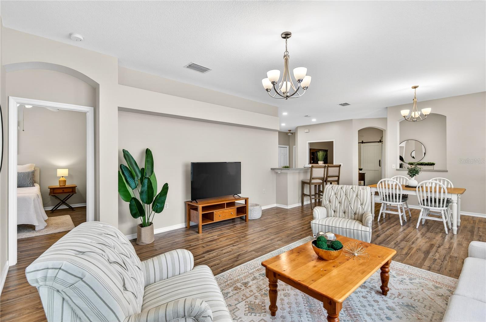 1737 SASSAFRAS DR