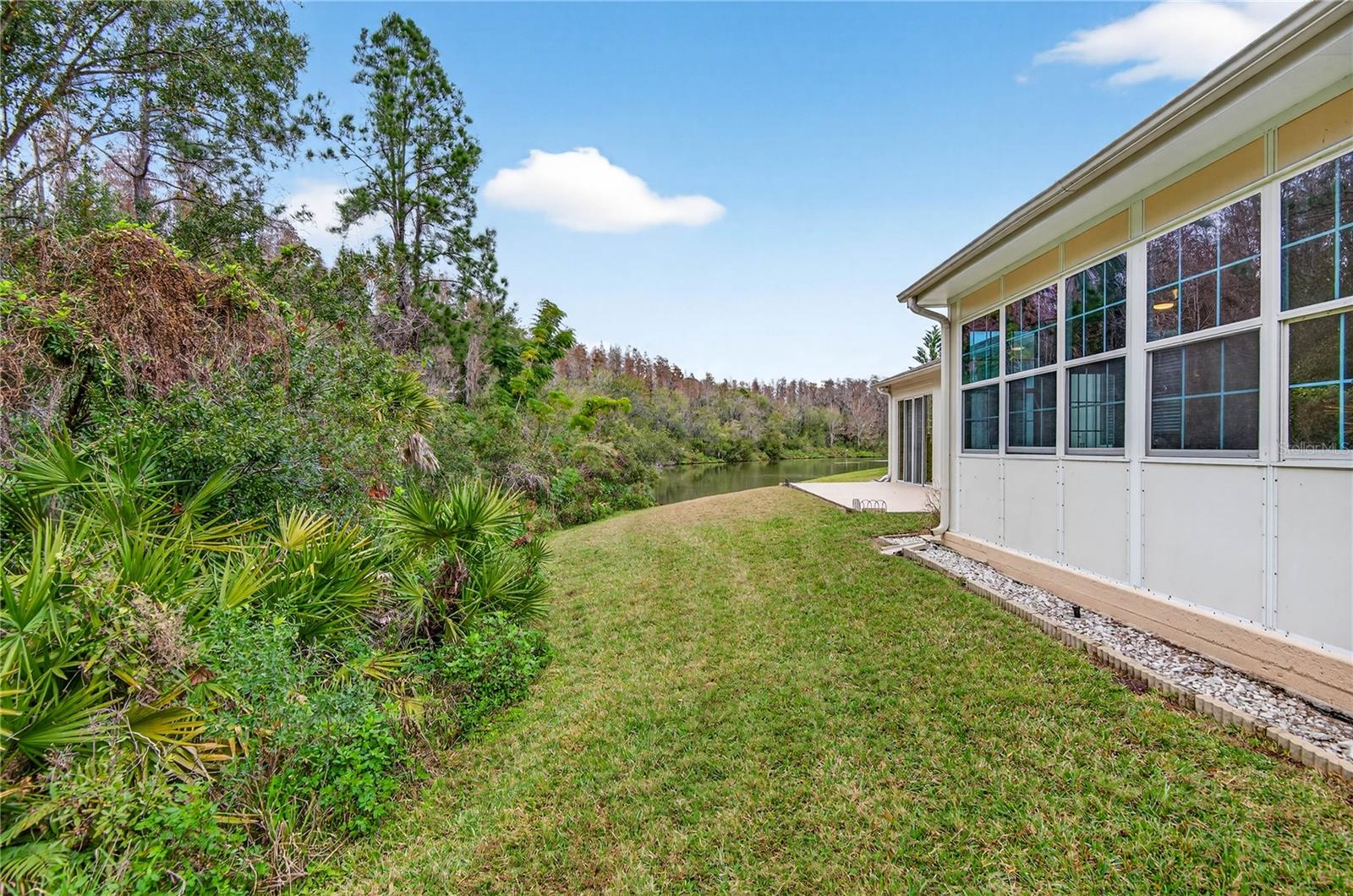 1737 SASSAFRAS DR
