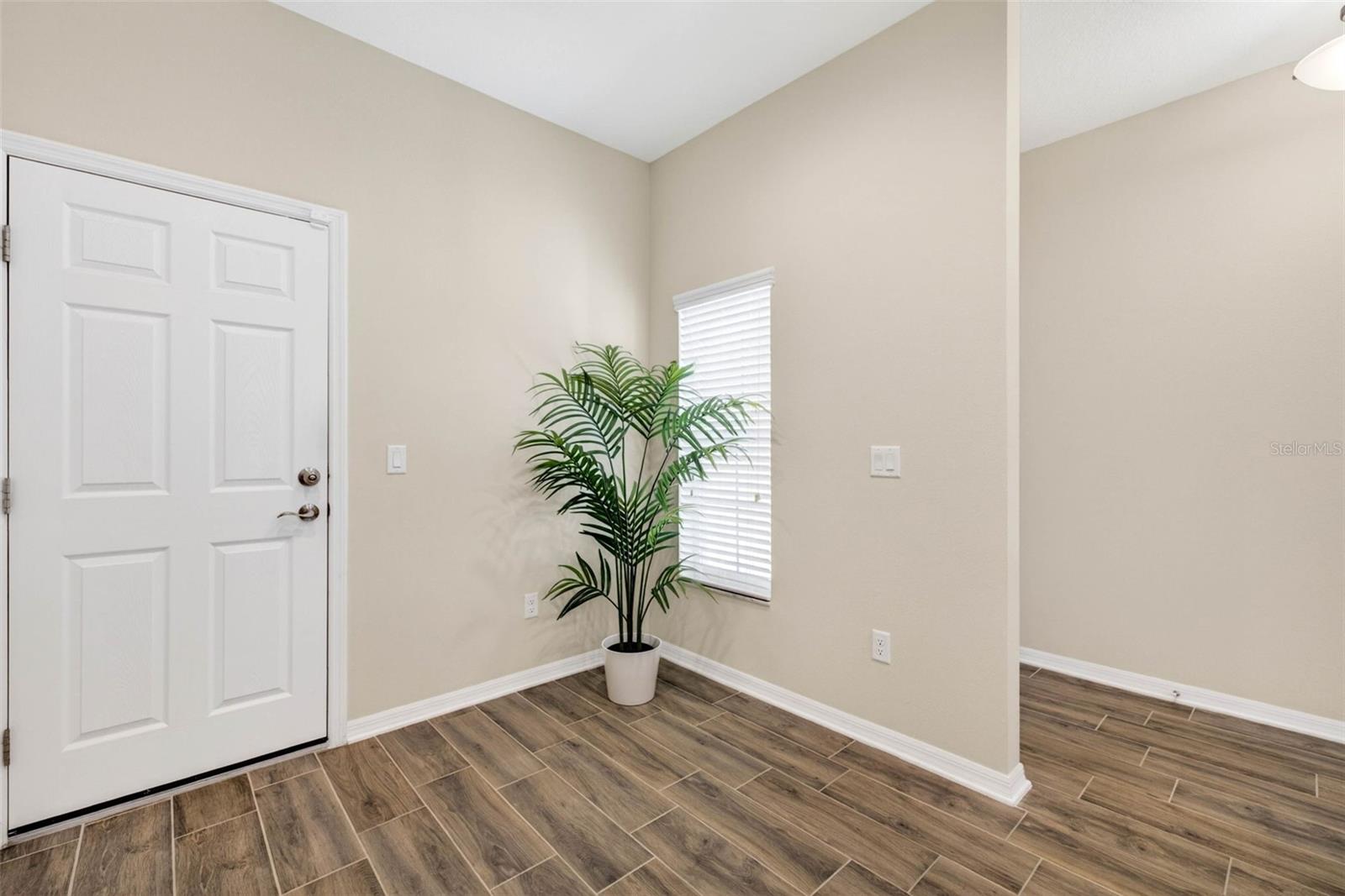 2464 STAPLEFORD PL