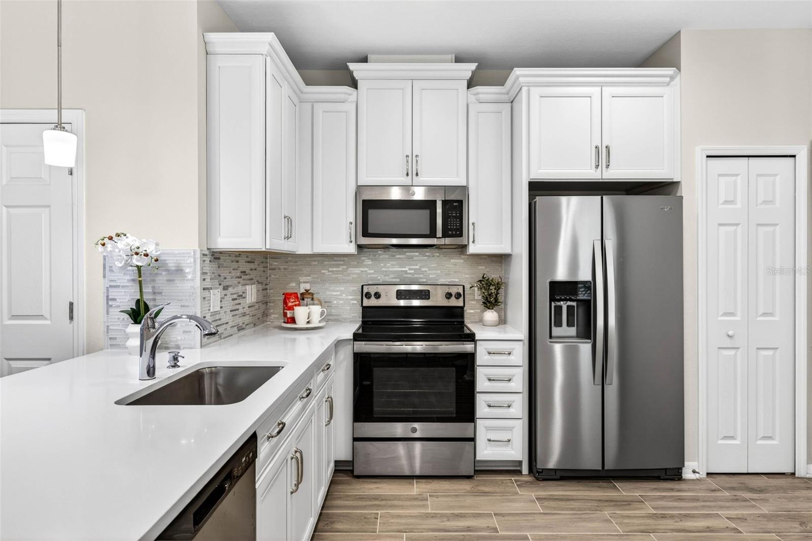 2464 STAPLEFORD PL