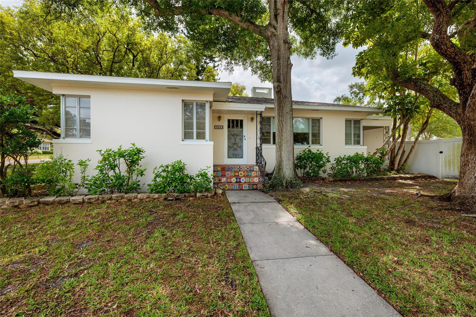 325 ORANGEVIEW AVE