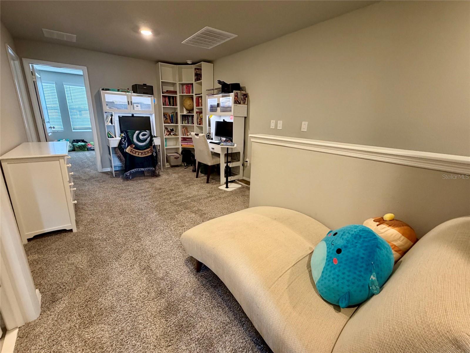 7687 INTREPID RD