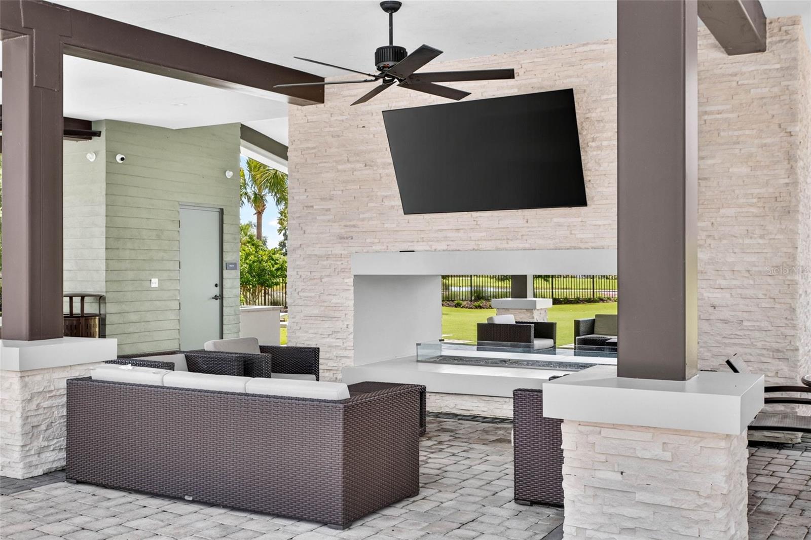 33901 LANDSMAN LOOP