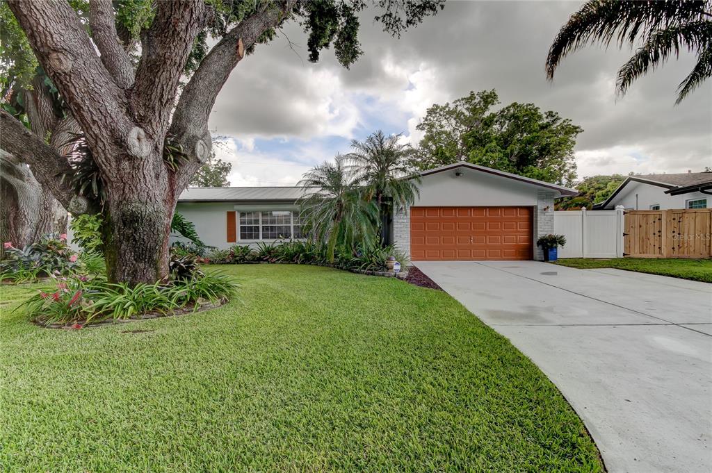 2193 CAMPUS DR DRIVE