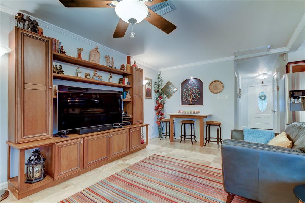 2193 CAMPUS DR DRIVE