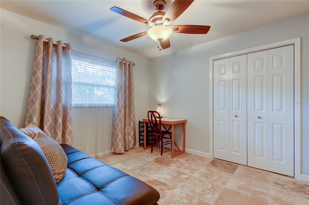 2193 CAMPUS DR DRIVE