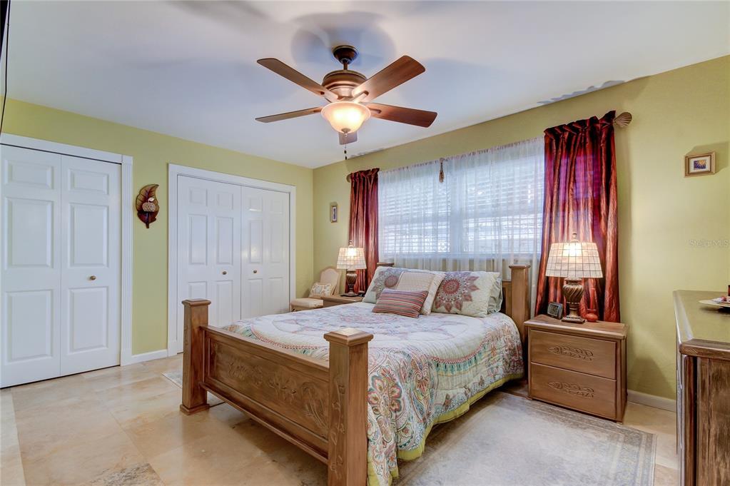 2193 CAMPUS DR DRIVE