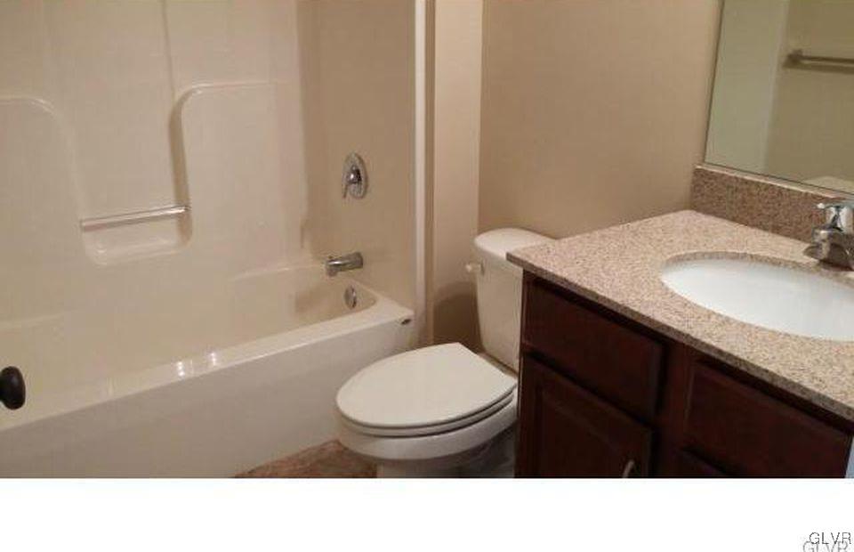 1140 Meadow Lark Way