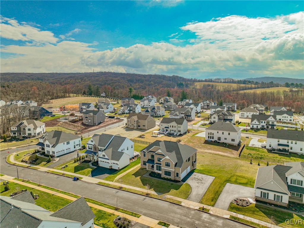 2810 Hawk Valley Court