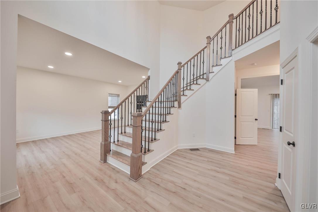 2810 Hawk Valley Court
