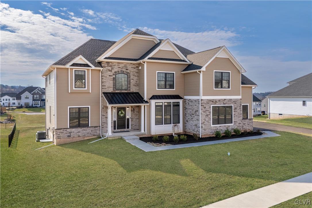 2810 Hawk Valley Court