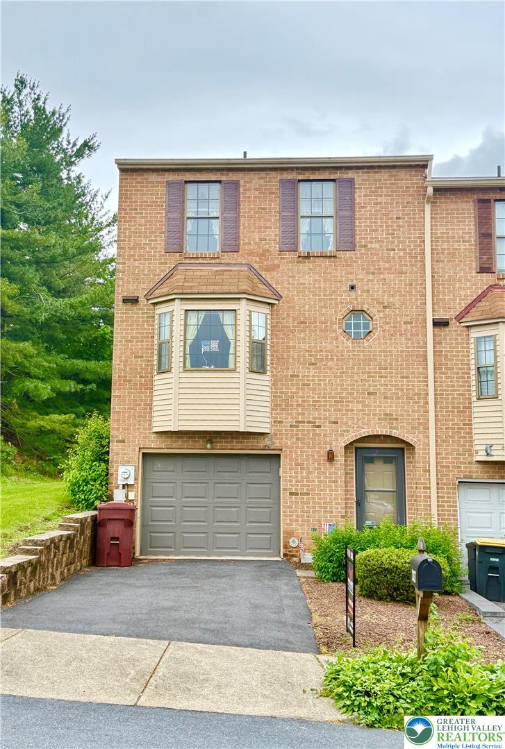 2027 Orchard Drive