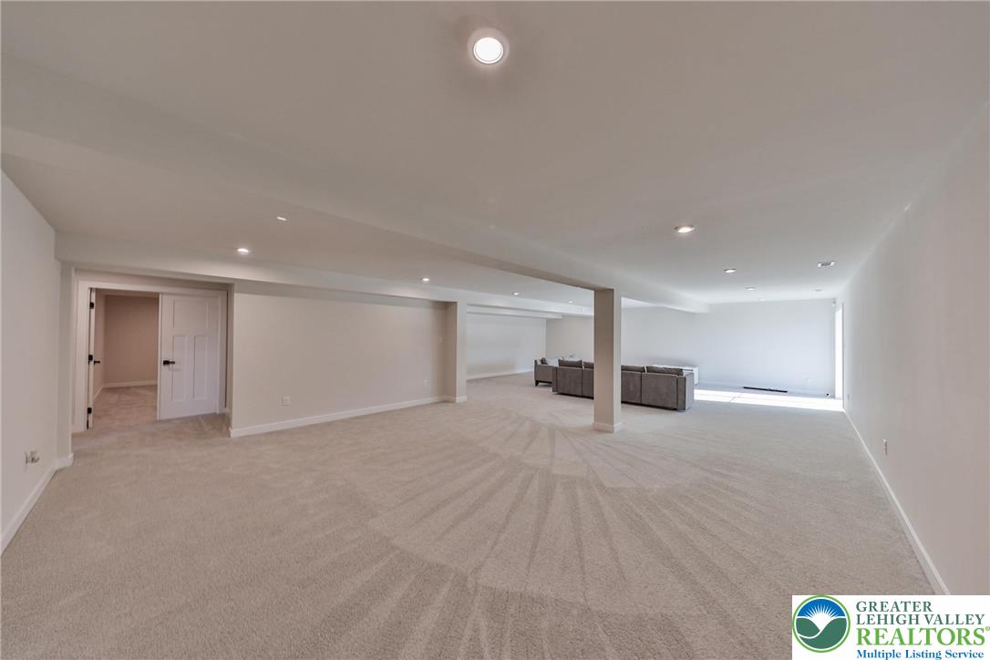 2890 Hawk Valley Court