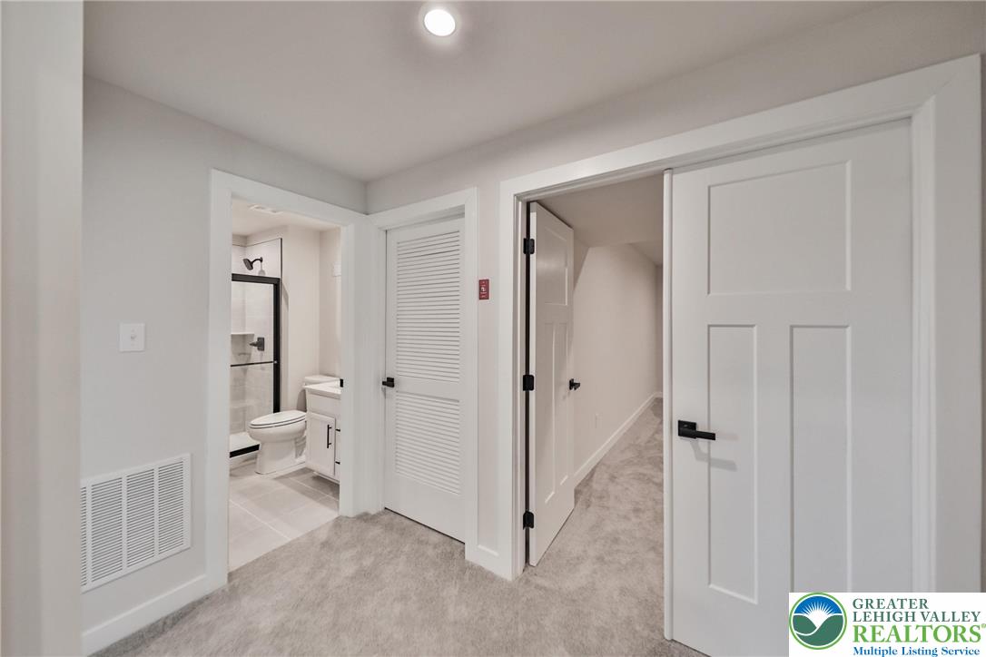 2890 Hawk Valley Court