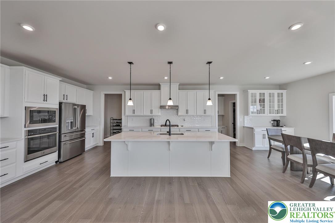 2890 Hawk Valley Court