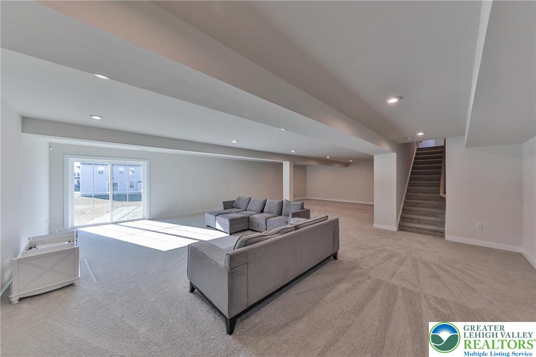 2890 Hawk Valley Court