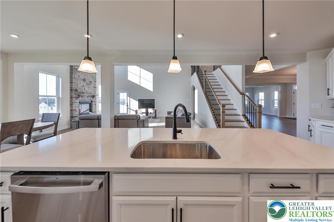 2890 Hawk Valley Court