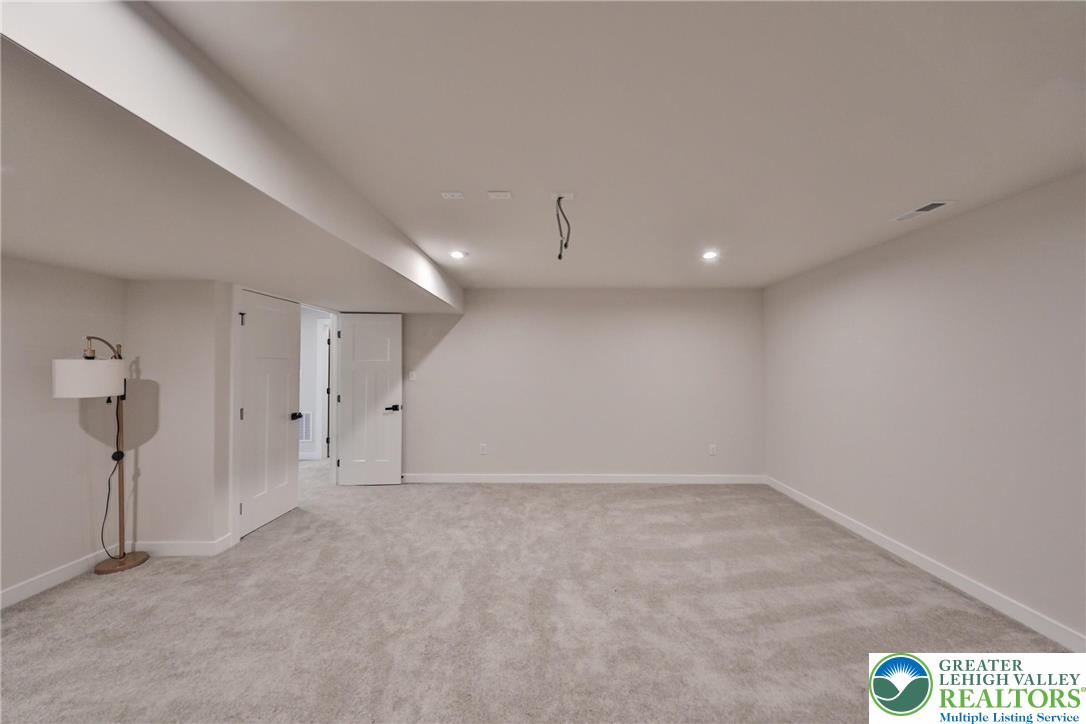 2890 Hawk Valley Court