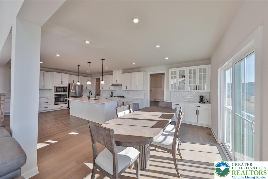 2890 Hawk Valley Court