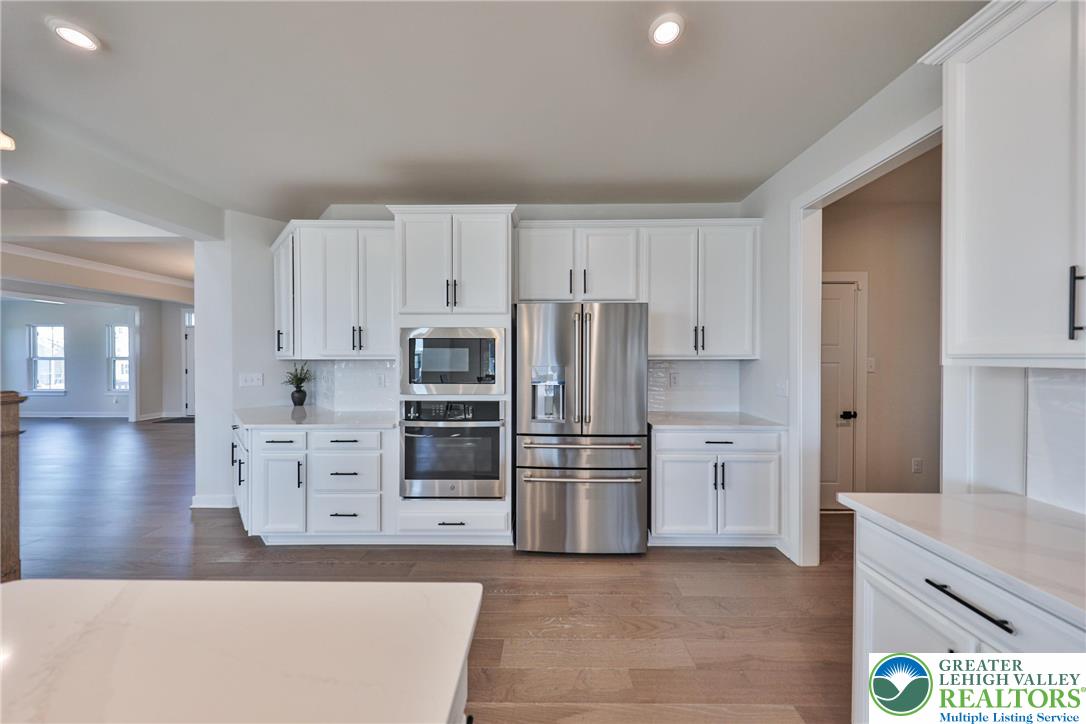 2890 Hawk Valley Court