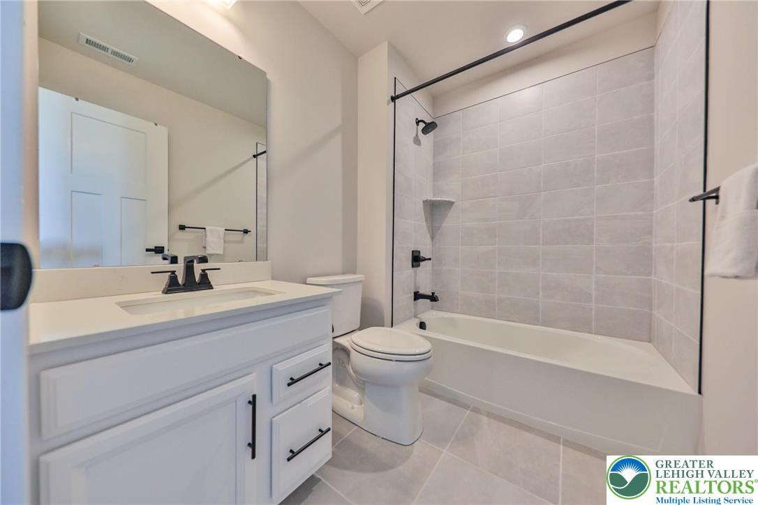 2890 Hawk Valley Court