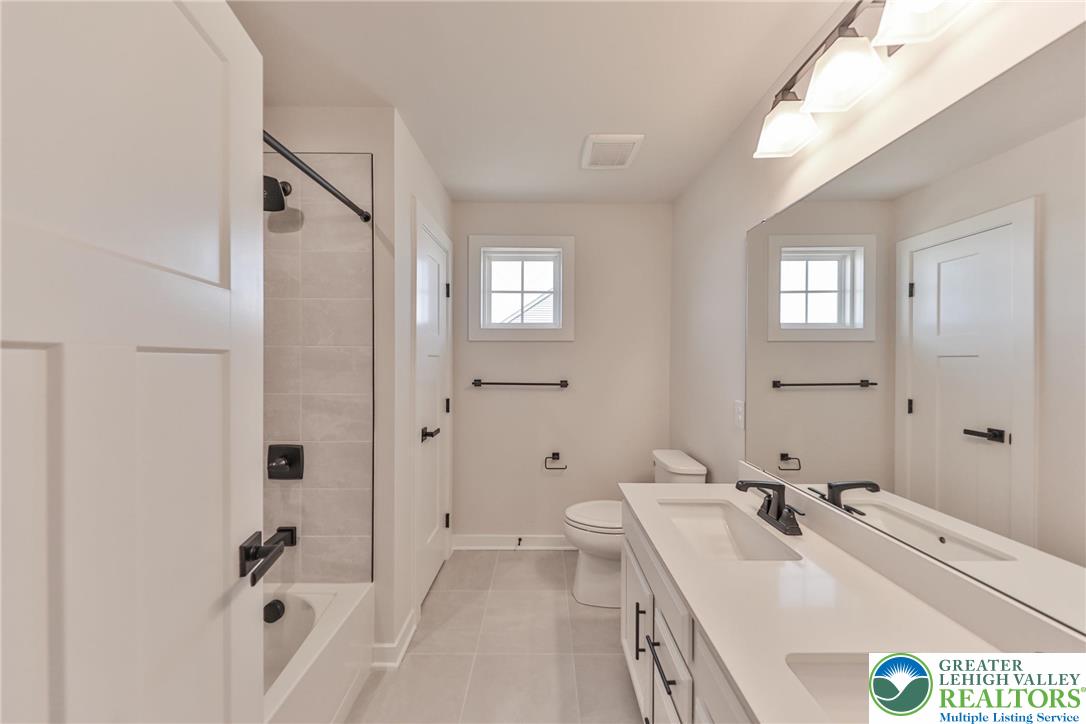 2890 Hawk Valley Court