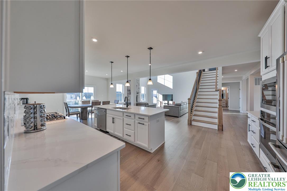 2890 Hawk Valley Court