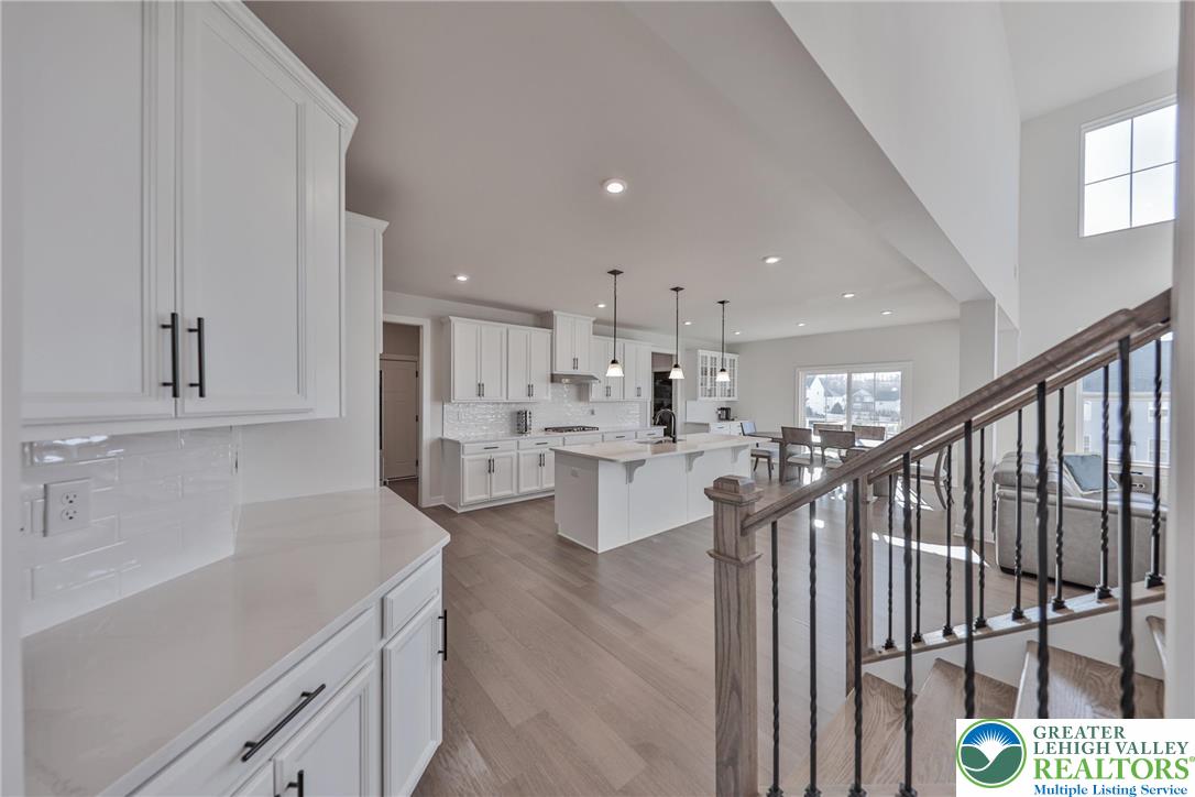 2890 Hawk Valley Court