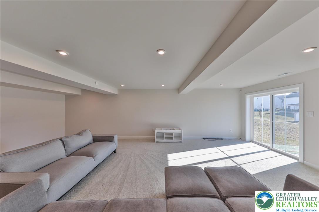 2890 Hawk Valley Court