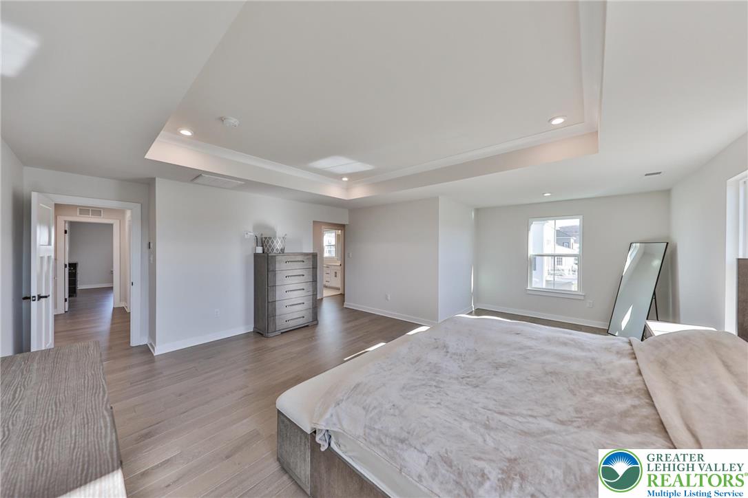 2890 Hawk Valley Court