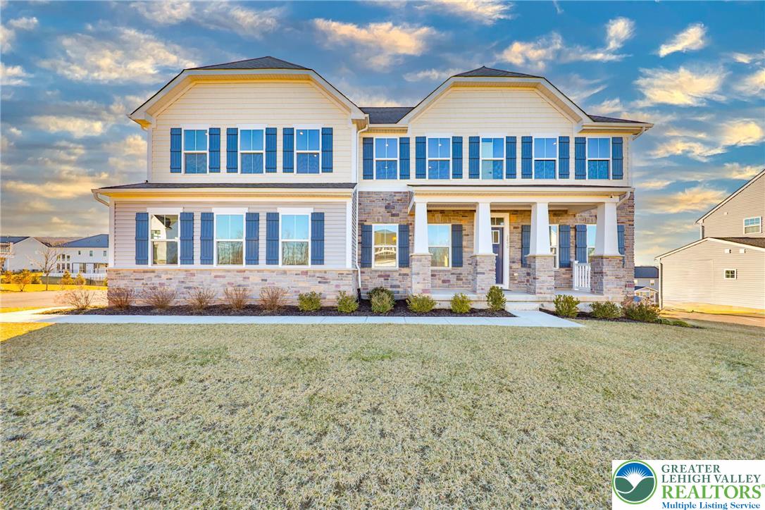 2890 Hawk Valley Court