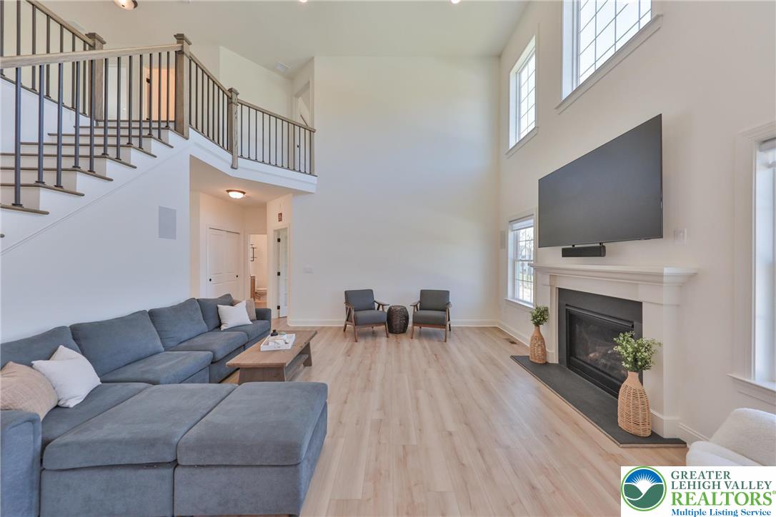 2595 Stonewall Drive