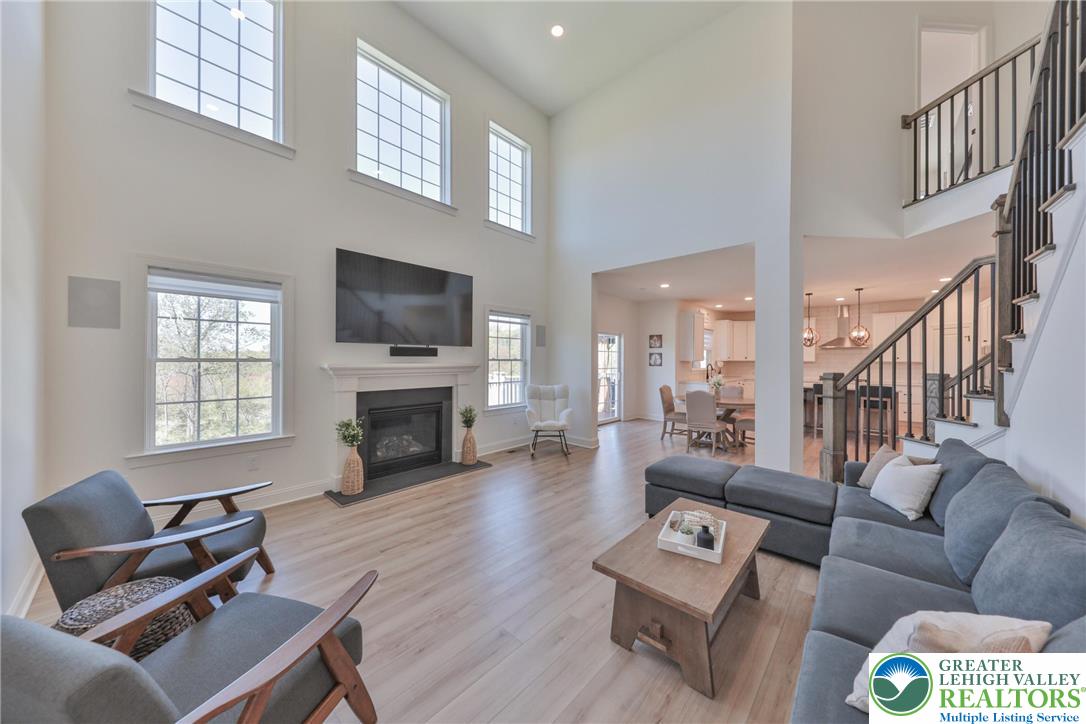 2595 Stonewall Drive