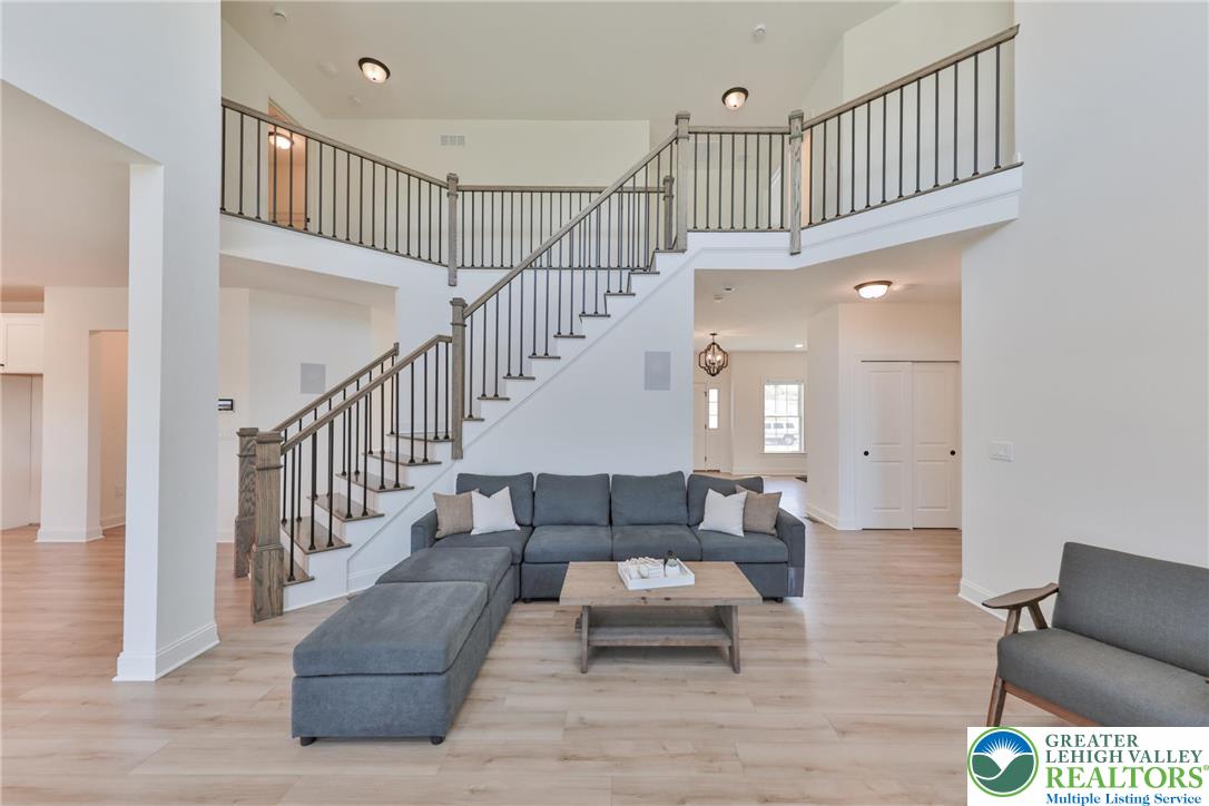 2595 Stonewall Drive