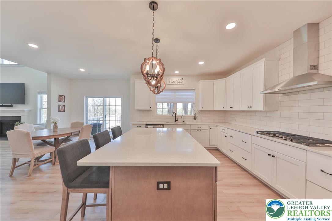 2595 Stonewall Drive