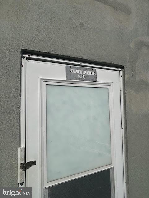 305 E LEAMING AVENUE