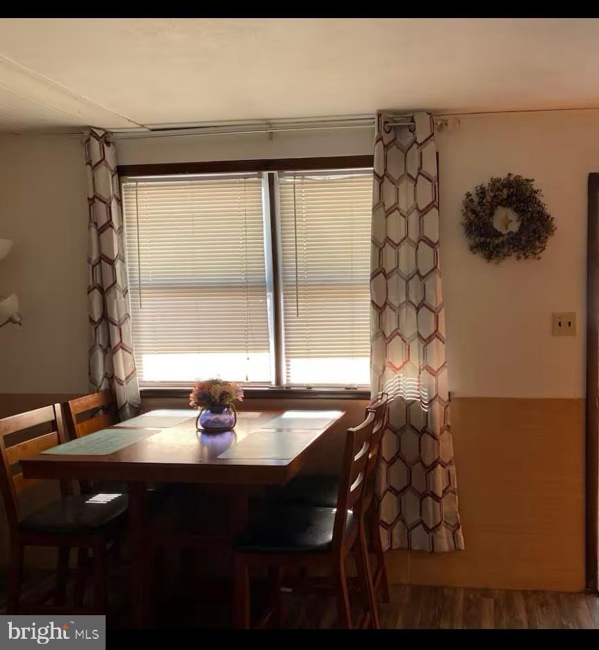 305 E LEAMING AVENUE