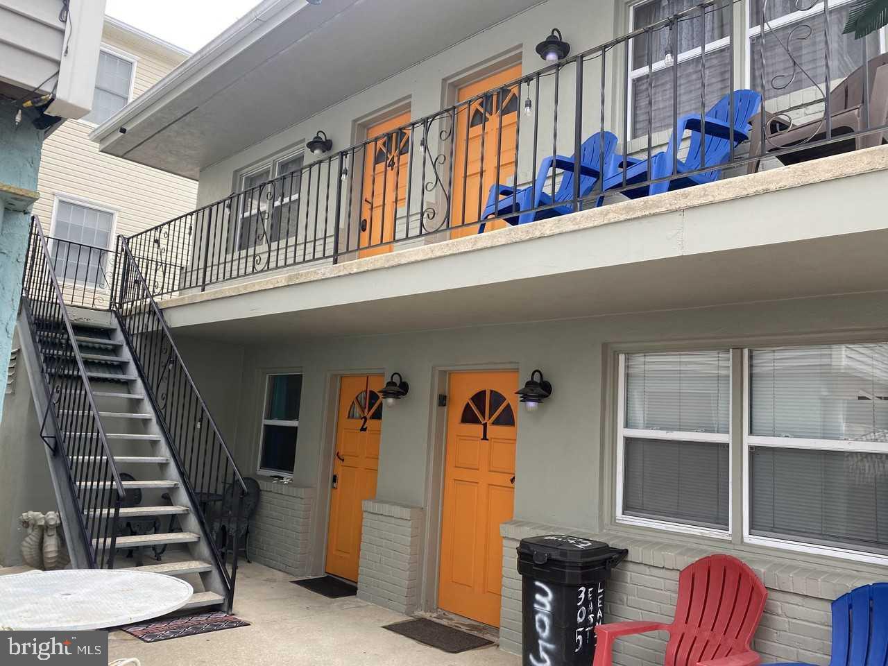 305 E LEAMING AVENUE