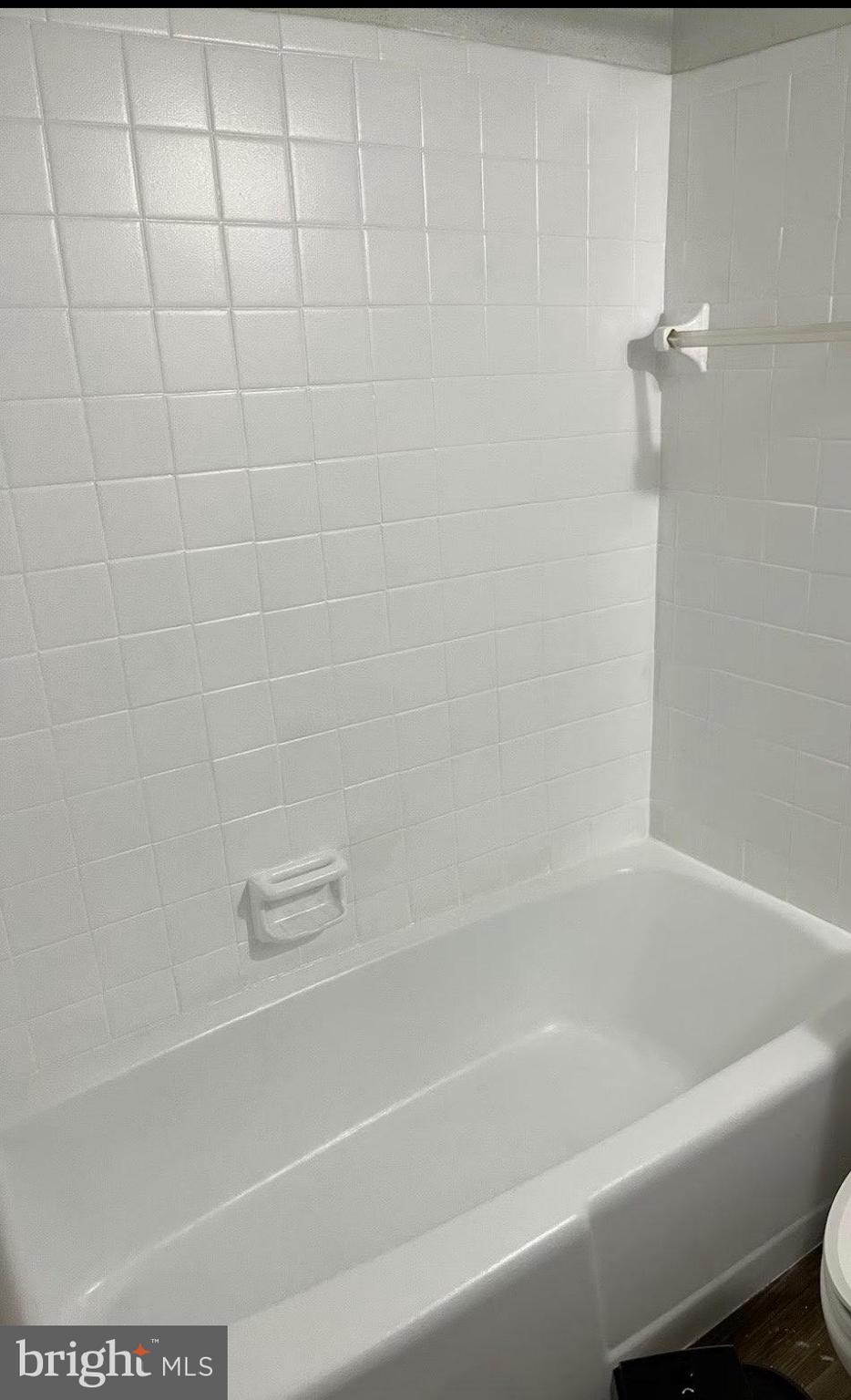 305 E LEAMING AVENUE