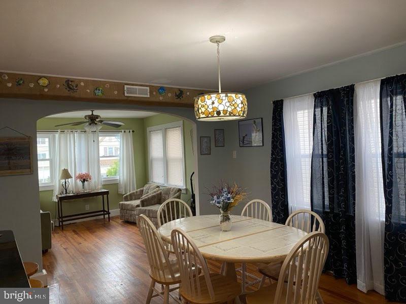 305 E LEAMING AVENUE