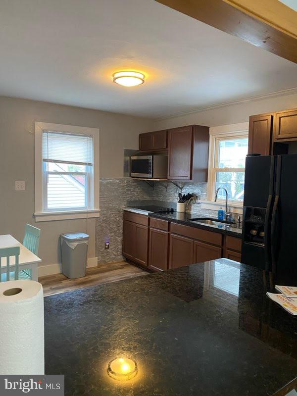 305 E LEAMING AVENUE