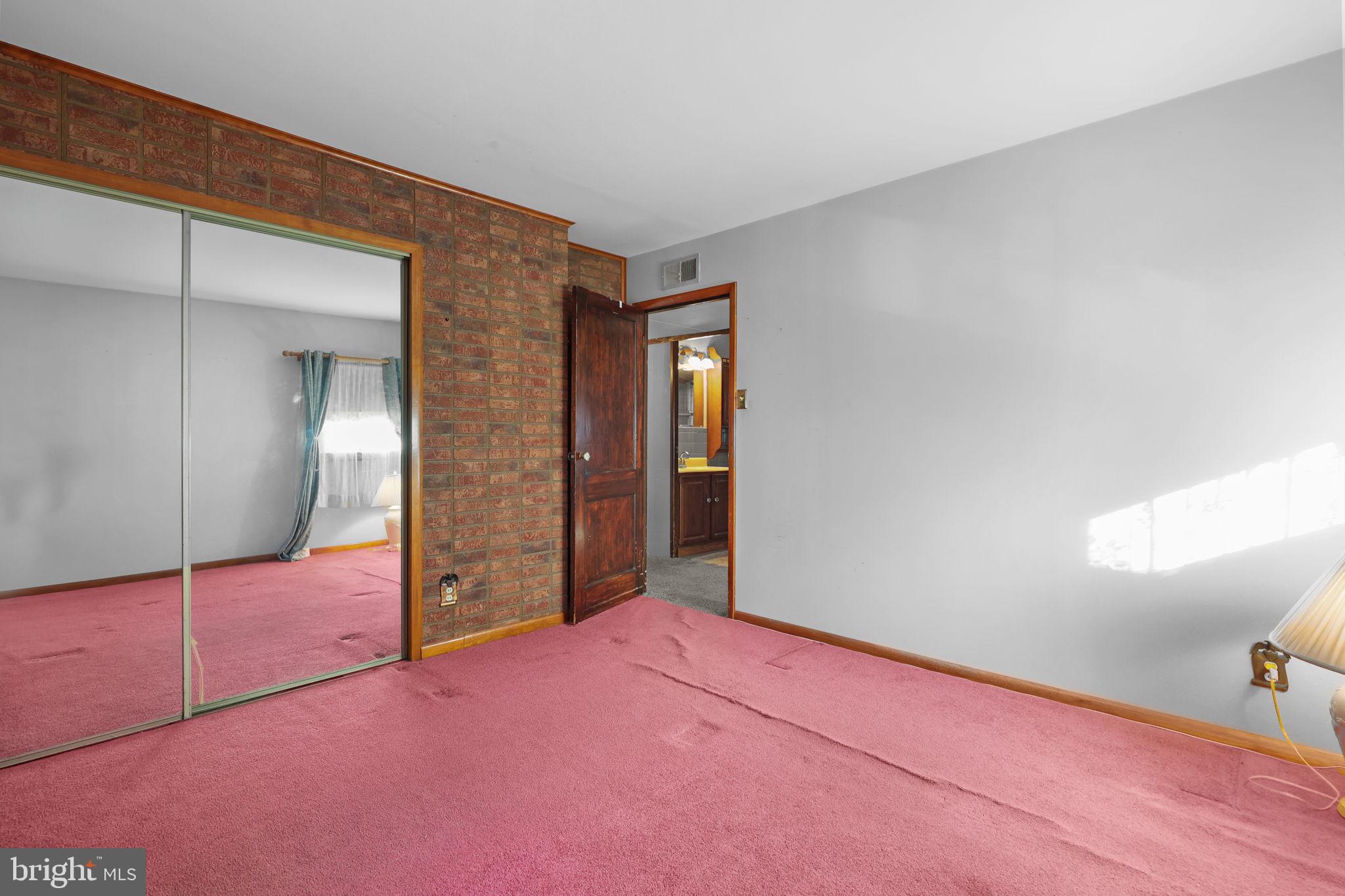215 COLLINGSWOOD ROAD