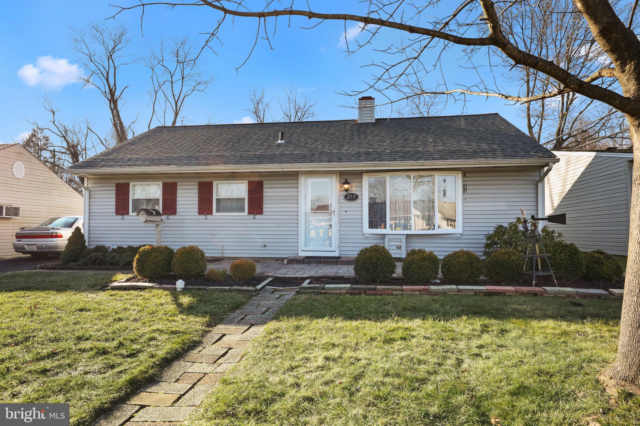215 COLLINGSWOOD ROAD