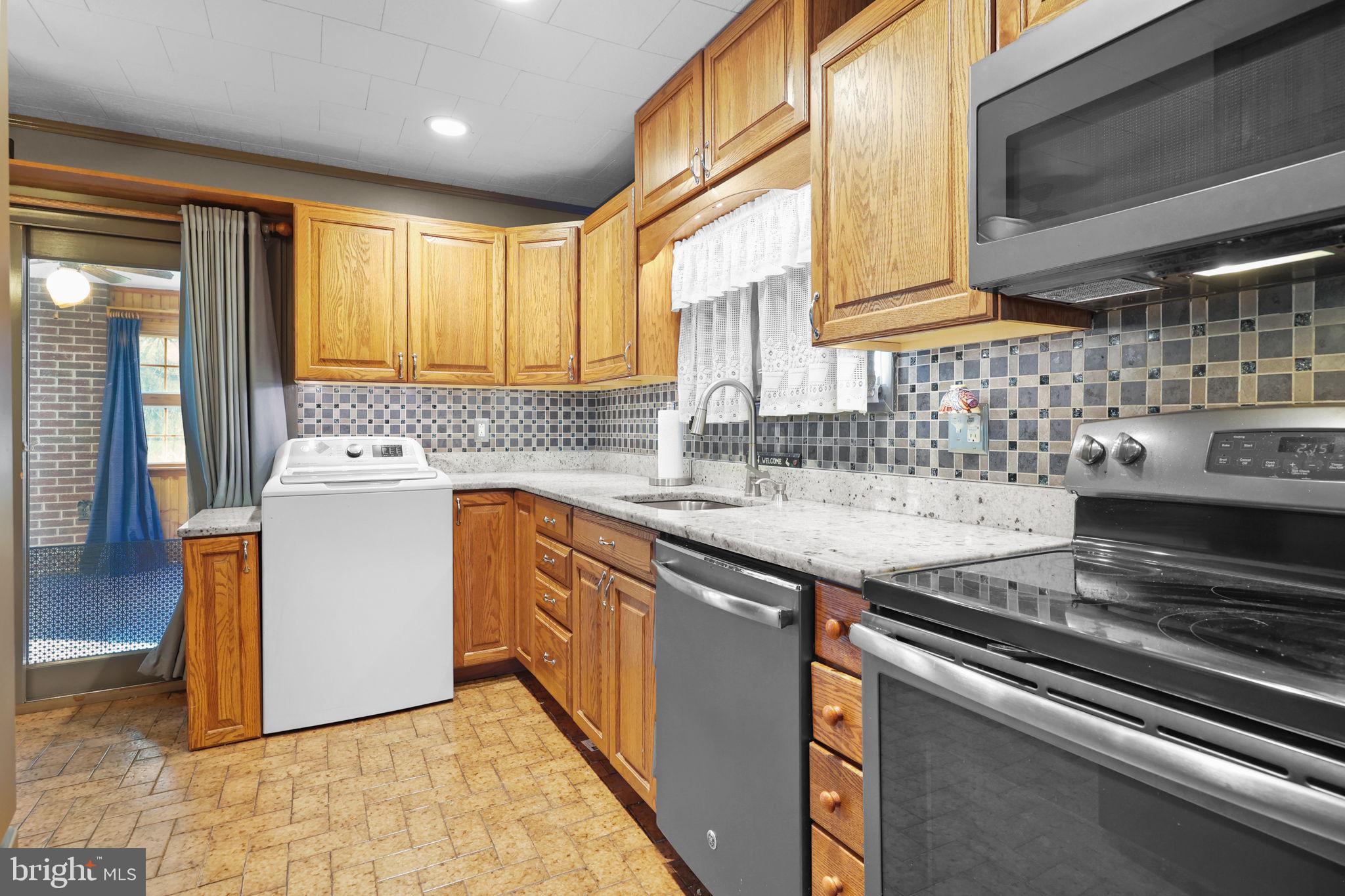 215 COLLINGSWOOD ROAD
