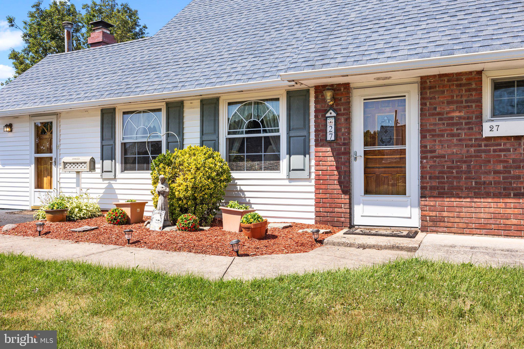 27 PLUMTREE ROAD