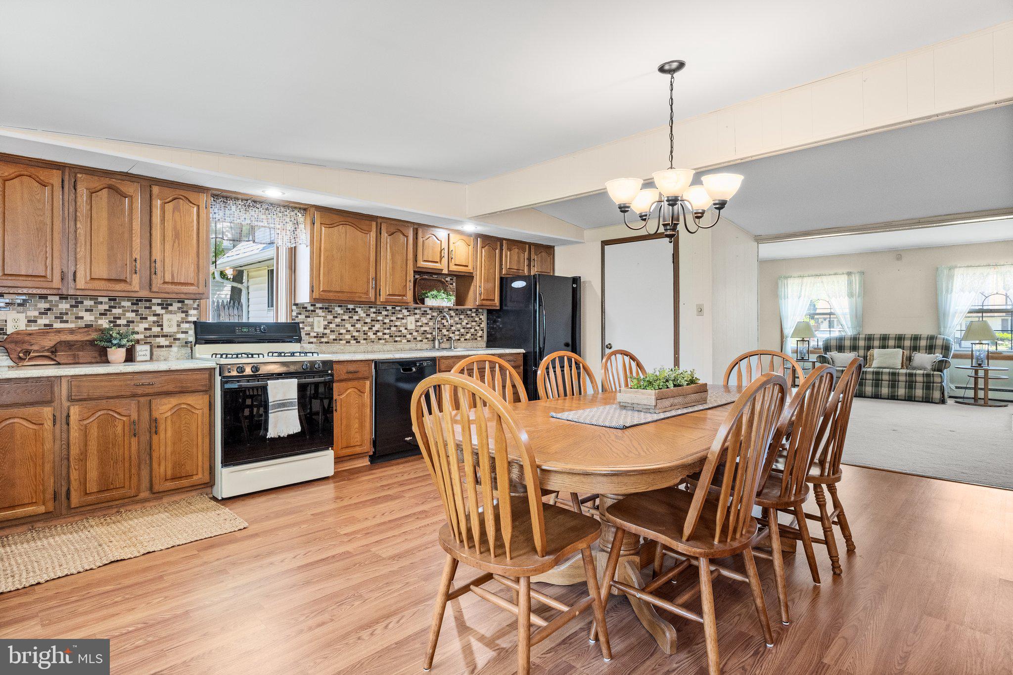 27 PLUMTREE ROAD