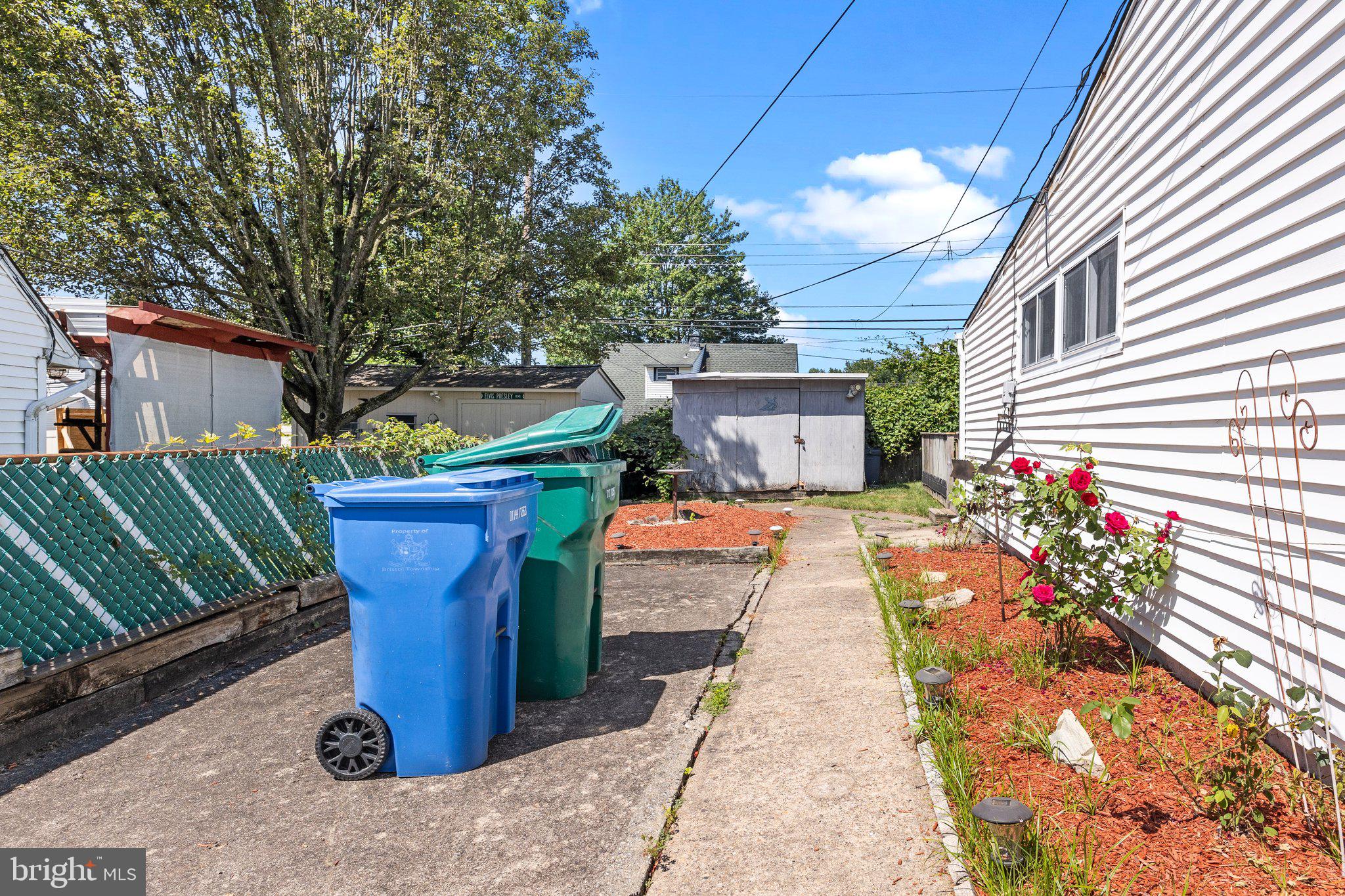 27 PLUMTREE ROAD