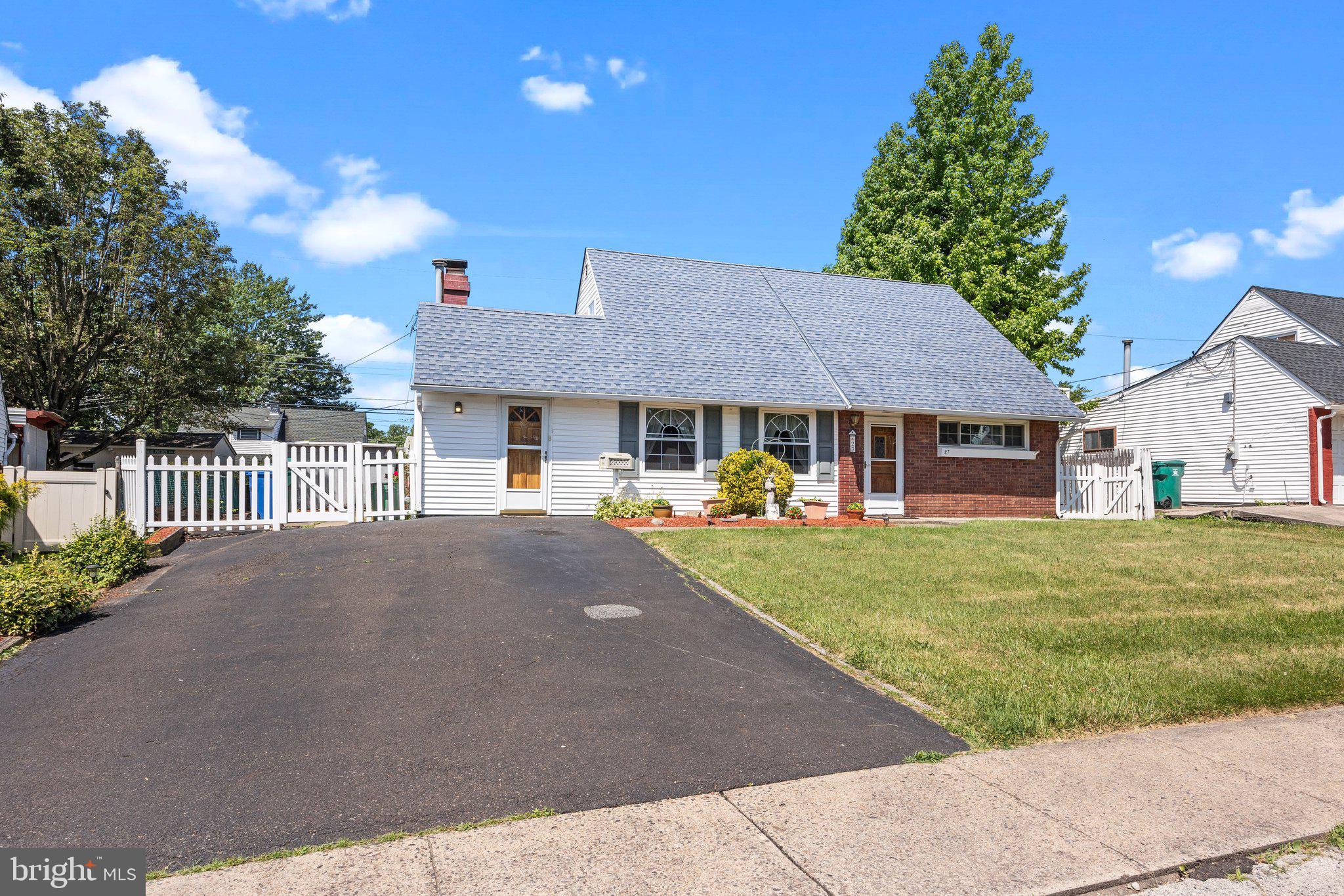 27 PLUMTREE ROAD