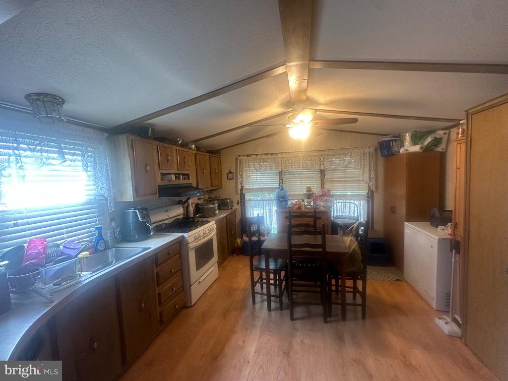 2304 BROWNSVILLE 1114 WILLOW DR